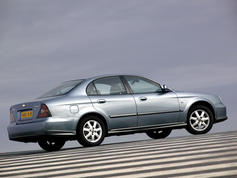  Chevrolet Evanda 2004 года  (фото 12 из 16)